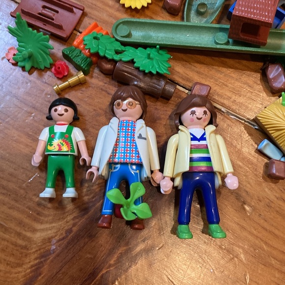 Multiple Sets PLAYMOBIL 4343 Vet Clinic Animal Bonanza!! Farm Bunny Cat Dog Bird - Picture 3 of 15